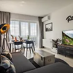 Διαμέρισμα Amazing In By Valentino - Free Garage Parking