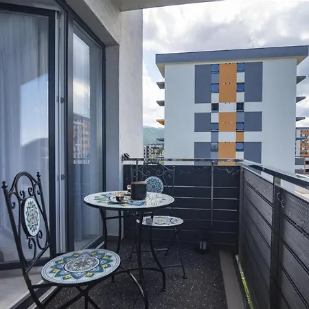 Amazing In By Valentino - Free Garage Parking Apartment *